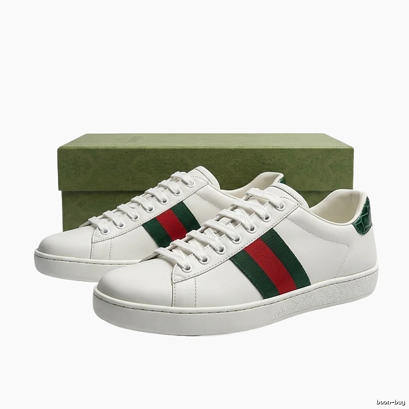 Gucci retro-style white shoes with red and green stripes