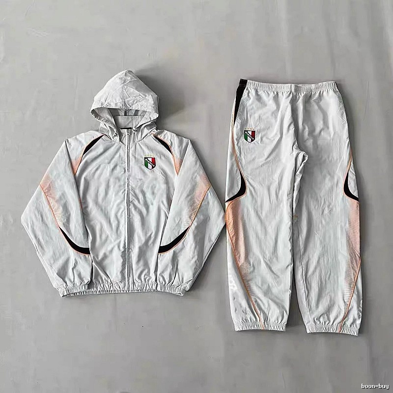 Italy Logo Detail Soccer windbreaker jacket Black Hooded Jacket with Relaxed Feel