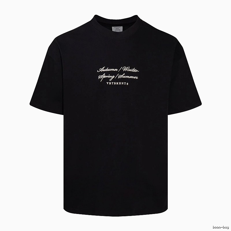 Summer Statement graphic T-shirt Black Colorful Lucky with Bold Graphic